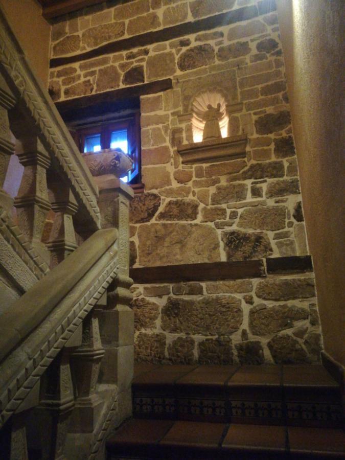 S. Antonio Hotel Menaza